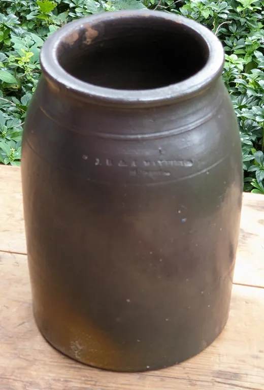 1 GAL ALBANY GLAZE STORGE CROCK J.B. & A. MAXFIELD MILWAUKEE WISCONSIN