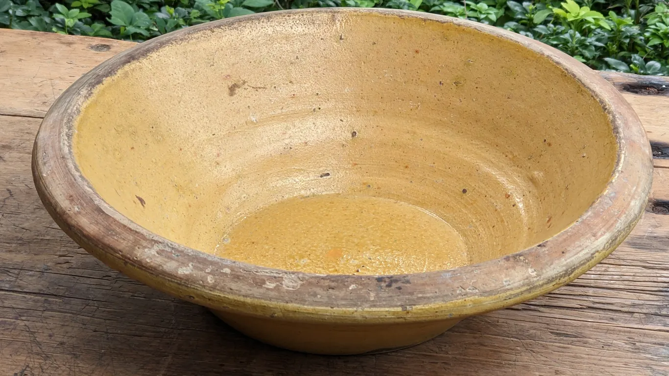 RARE SALT GLAZE MILK PAN BOWL (WHITEWATER WISCONSIN)