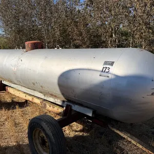1000 Gal Propane tank on 4 whl Trailer