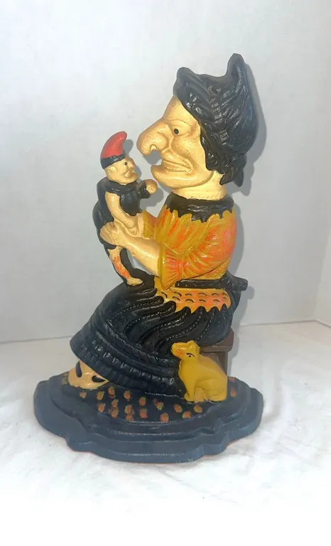 Punch And Judy – Judy cast iron doorstop
