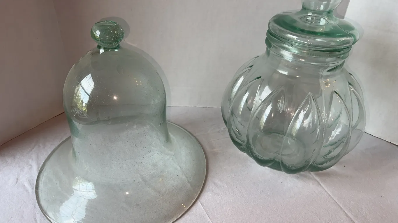 Glass jar + cloche