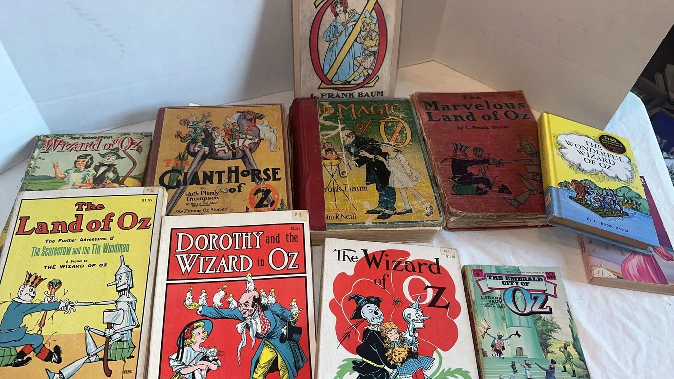 Vintage Wizard of Oz books
