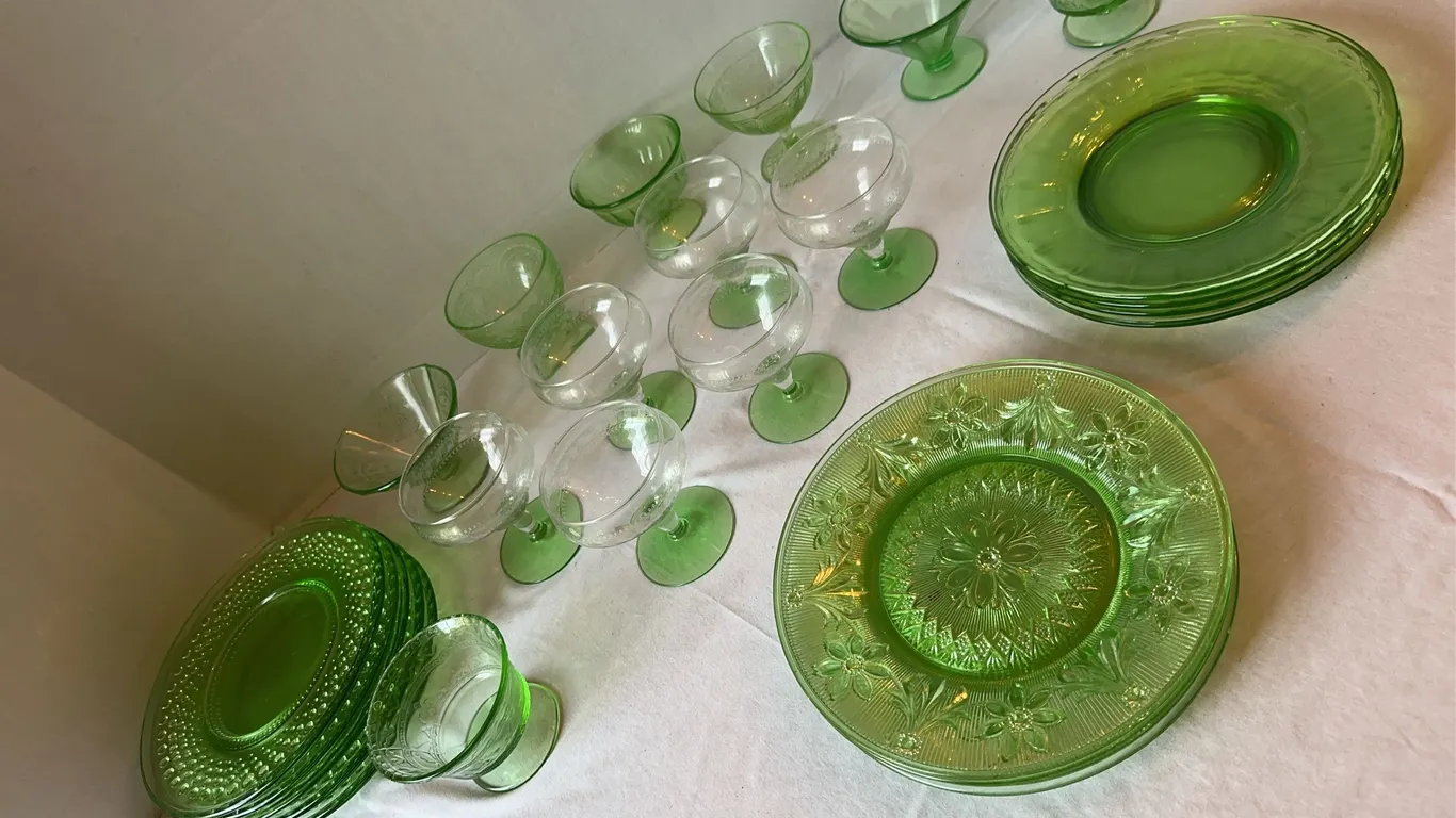 Uranium glass - dessert cups + plates