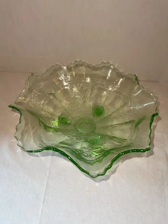 Uranium - glow glass - bowl
