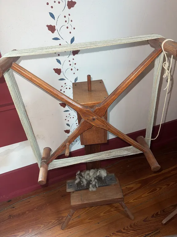Antiques spinners weasel – yarn skein winder