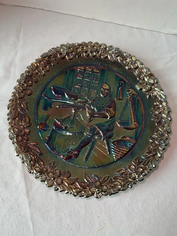 Carnival glass - plate + small footed bowl