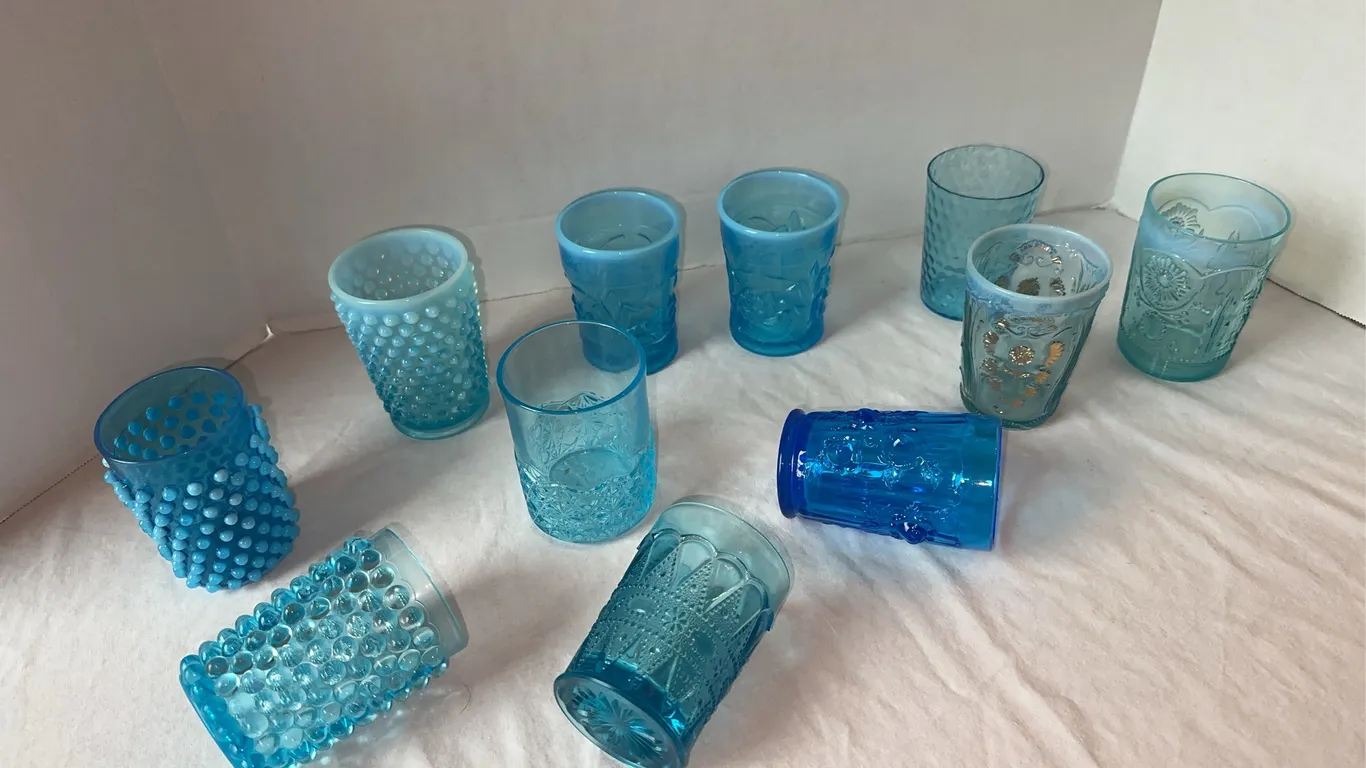 Vintage blue glassware - drinking / juice glasses