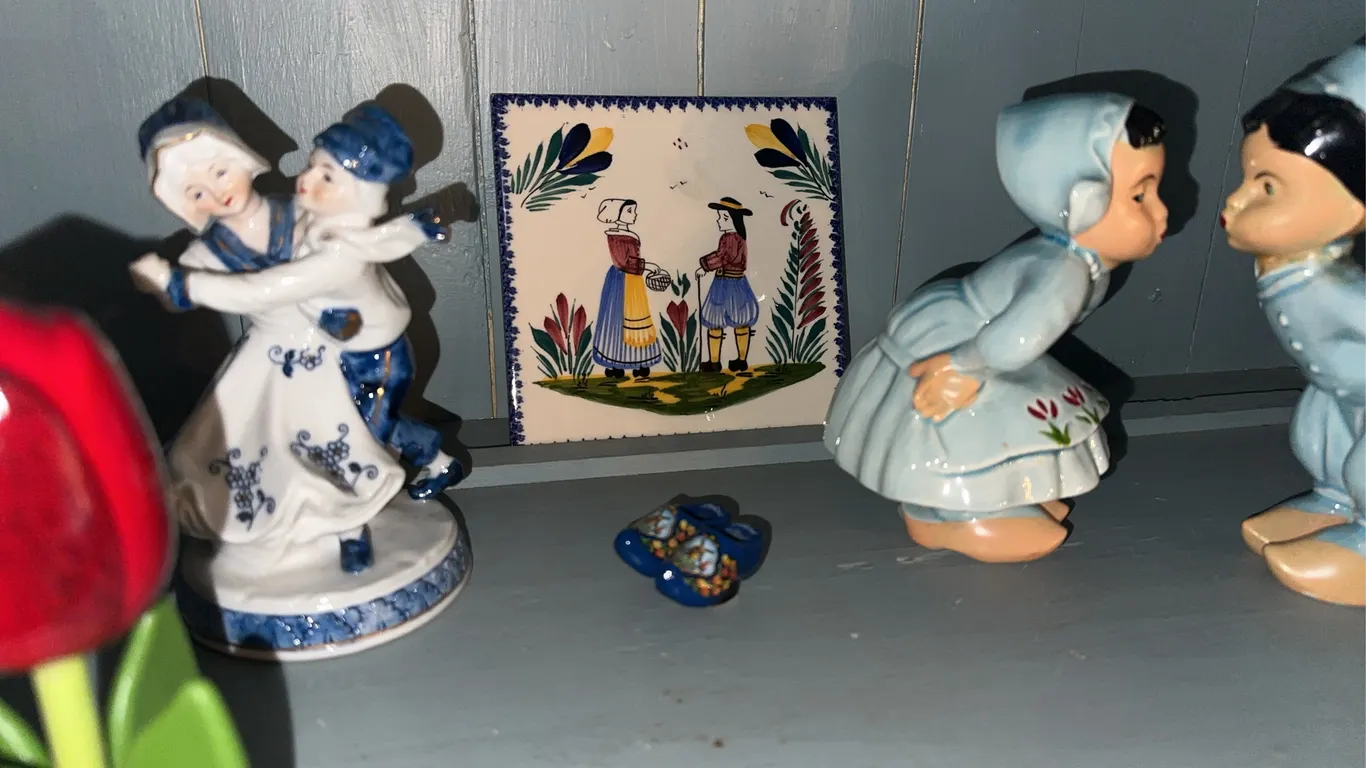 Dutch collectibles and decor, etc.