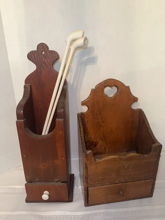 Hanging wood boxes – primitive