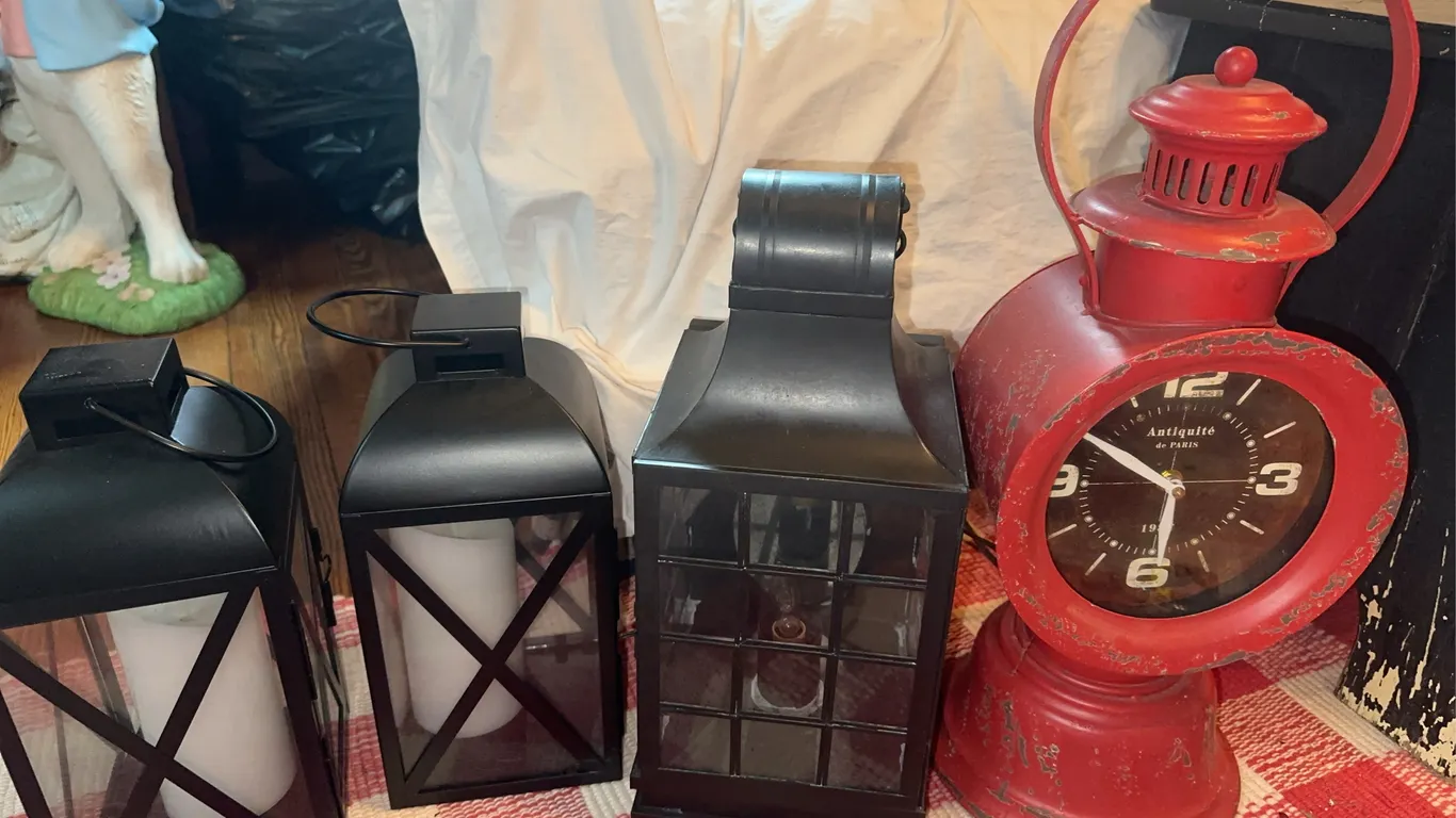 Electric candle lantern, Ragon House clock etc