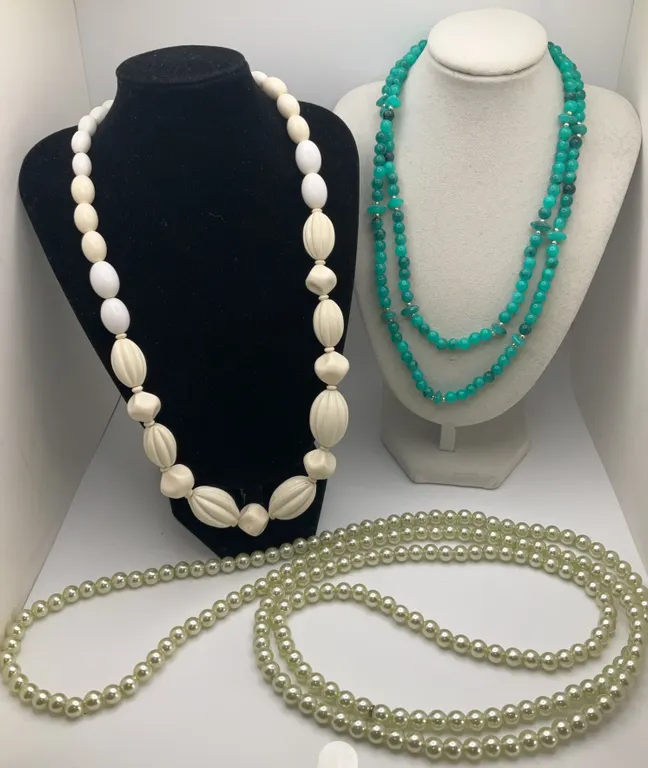 Vintage White Retro 28in Necklace, 34in Aqua Bead Necklace & 58in Faux Pearl Stretch Necklace