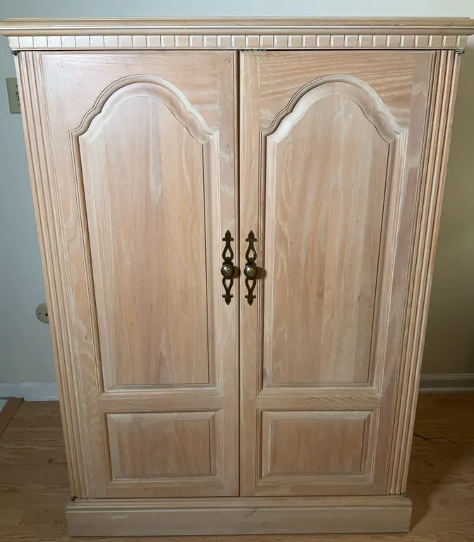 Light Wood Armoir/TV Cabinet & TV, Includes TV ONLY