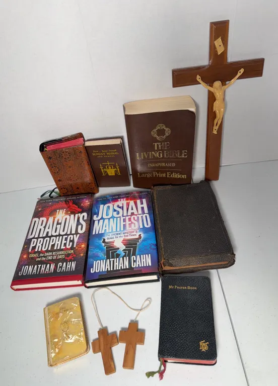 Religious Books, Bibles & Decor