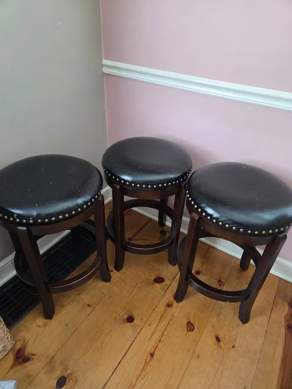 3 Swivel Bar Stools