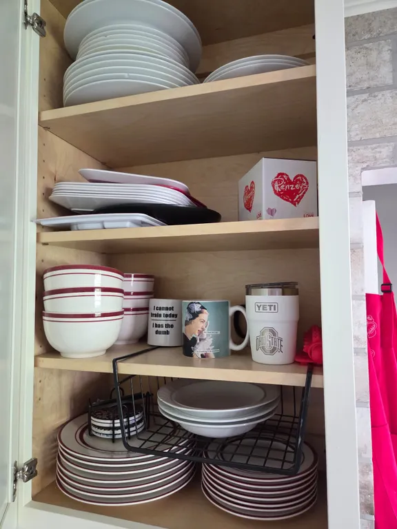 Kitchen Cabinets, Drawer Content