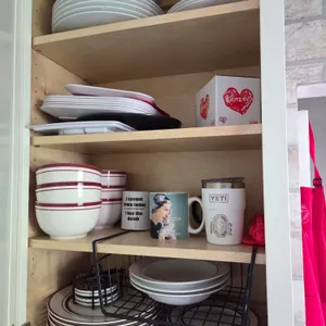 Kitchen Cabinets, Drawer Content