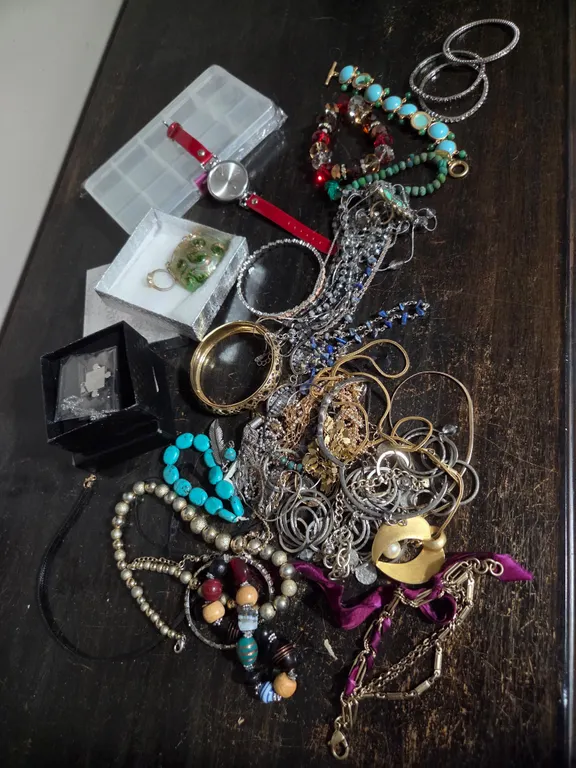 Group of costume jewlery