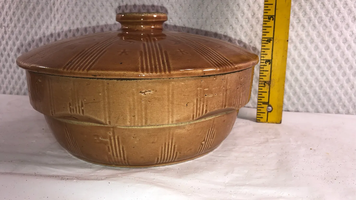 Watt Pottery Moon and Stars Pattern Covered Casserole