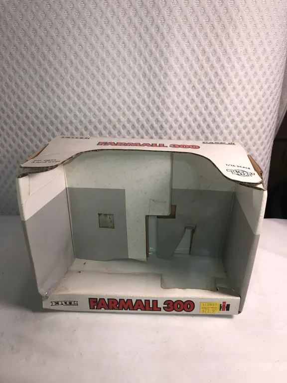Collectible Box Farmall 300