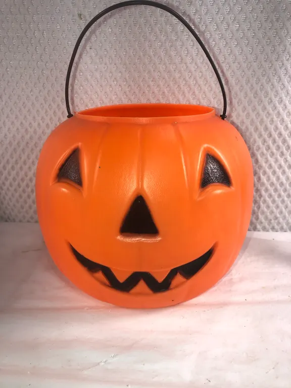 General Foam Blow Mold Candy Bucket