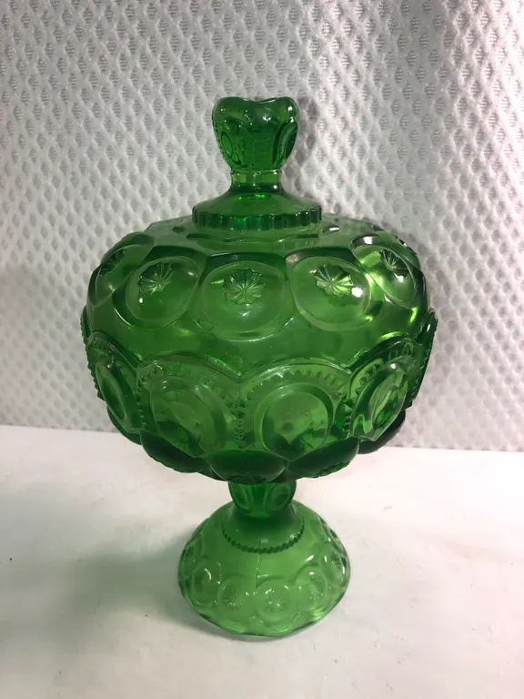L.E. Smith “Moon and Stars Pattern” Lidded Pedestal Candy Dish