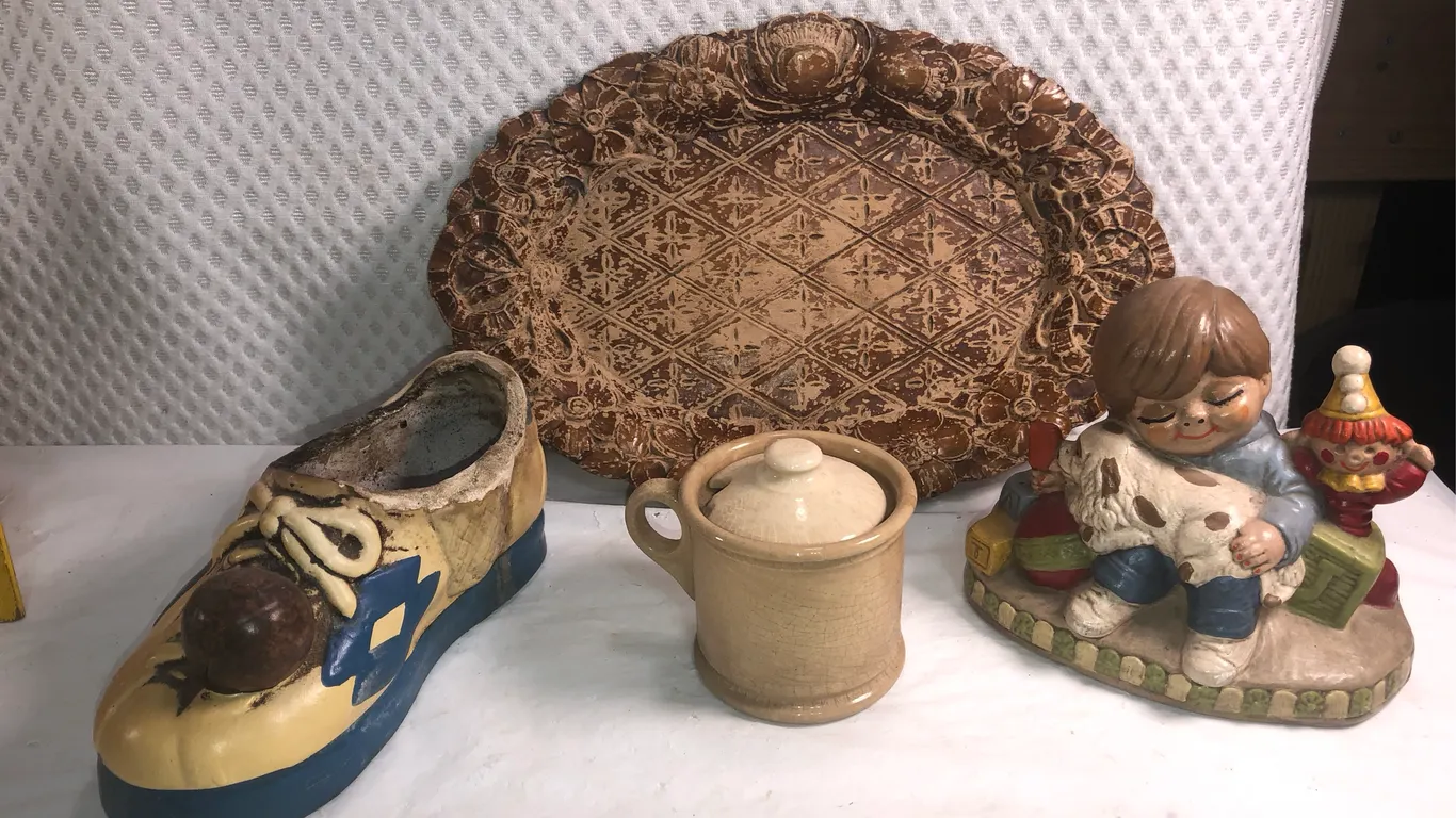 Vintage Ceramic Collectibles