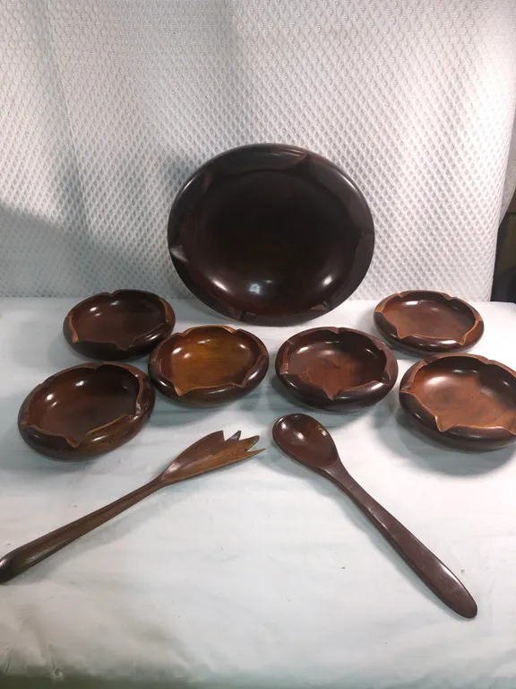 Vintage Carved Salad Set