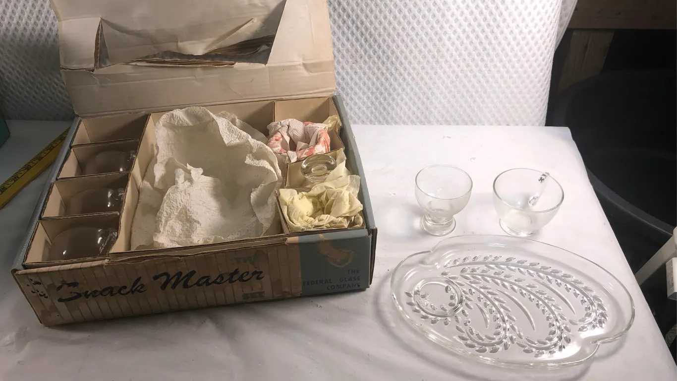 Federal Glass Snack Master Set in Original Packaging