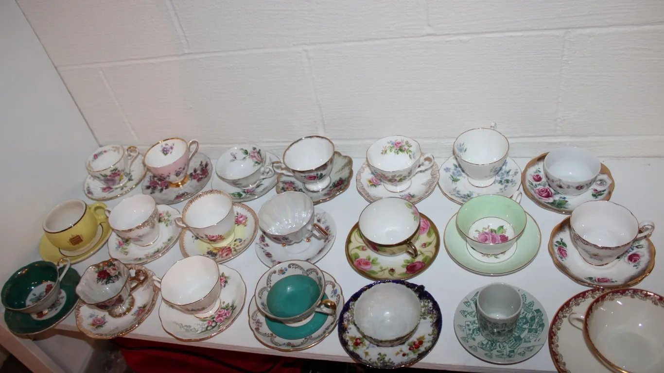 Teacups & Saucers