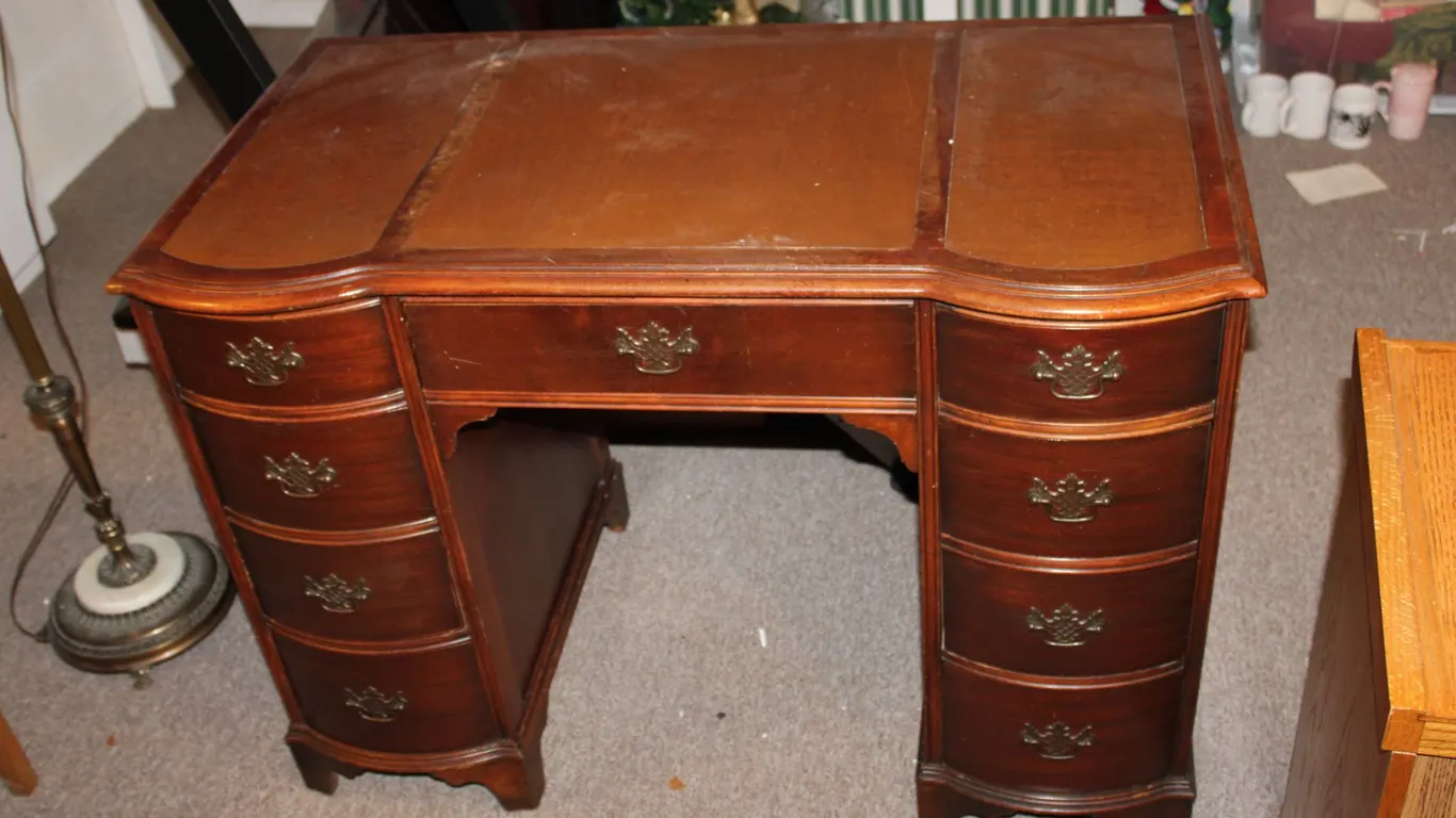 Kneehole Desk