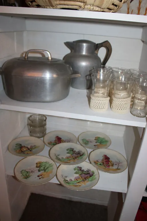 Cookware & Dinnerware