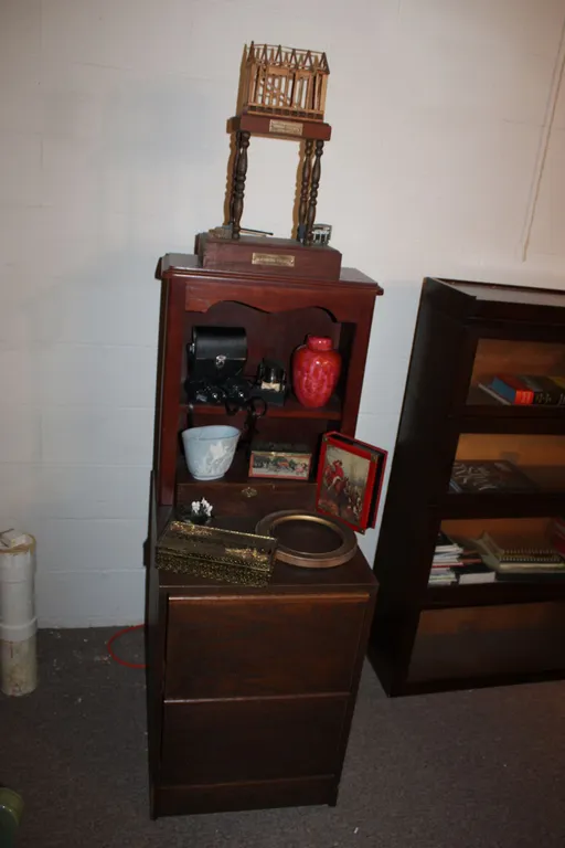 Cabinet & Décor