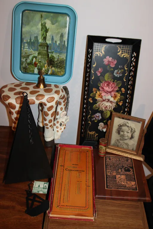 Décor & Collectibles