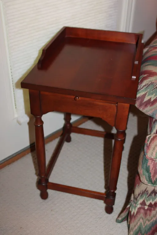 Cherry Wood End Table
