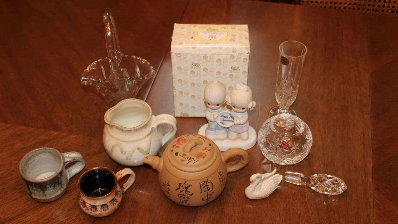 Precious Moments & Décor