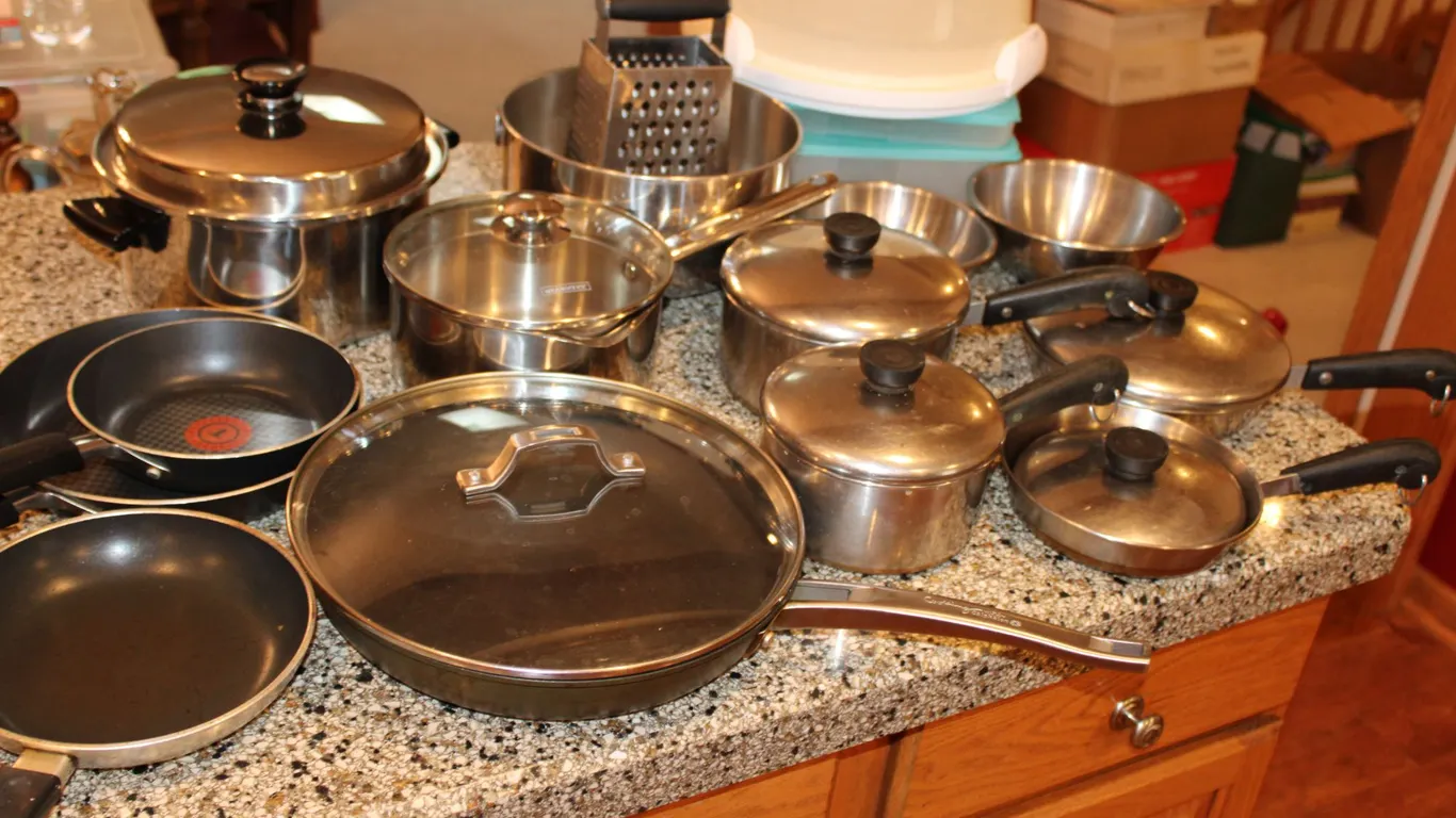 Pots, Pans & Cookware