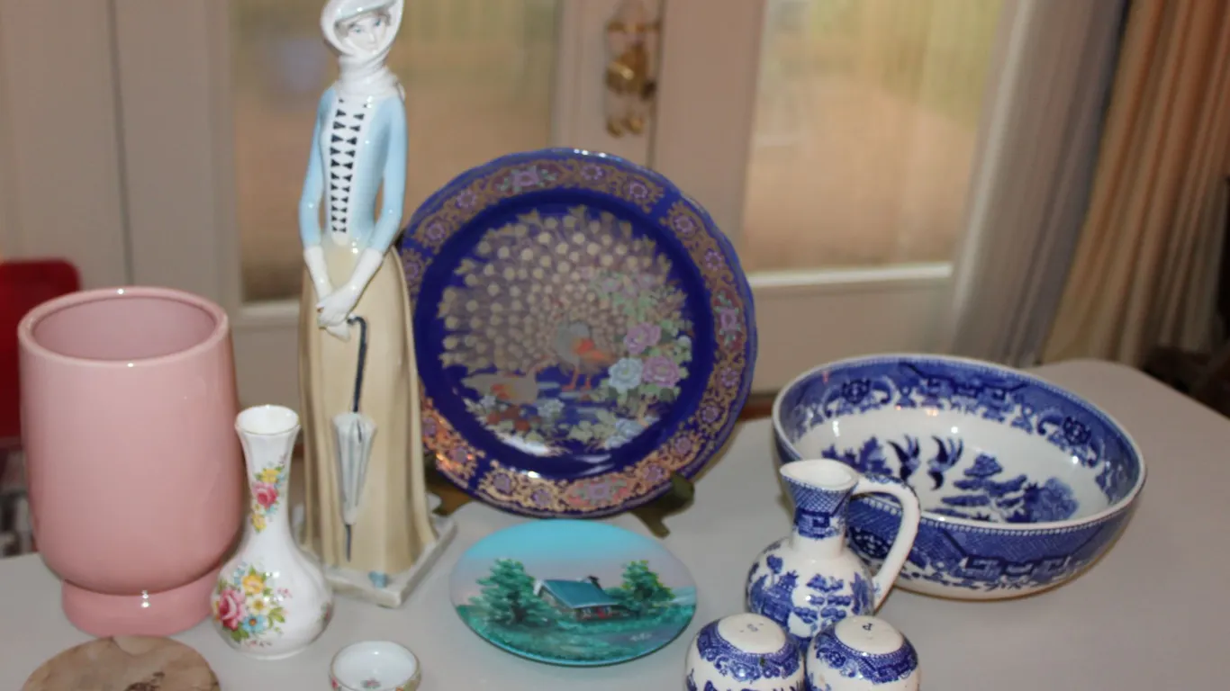 China & Figurine