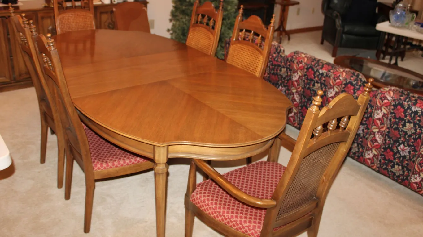 Century Dining Set