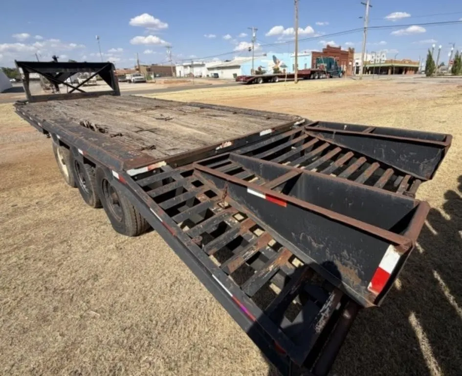 Waldon Gooseneck Flatbed Trailer