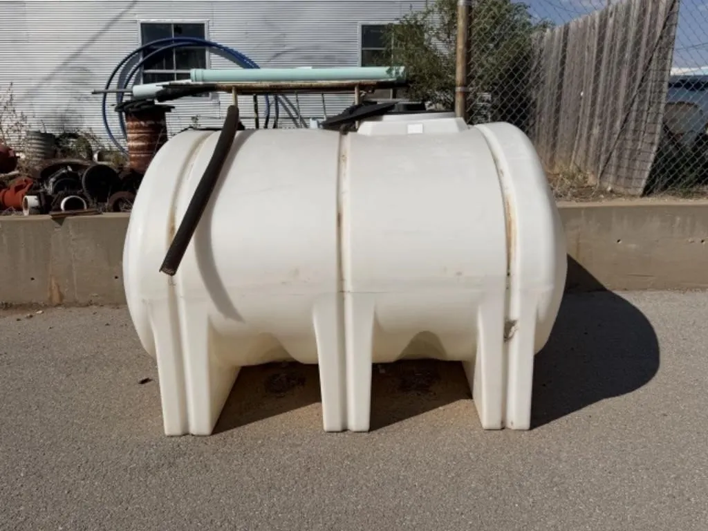 1,000 Gallon Plastic Tank