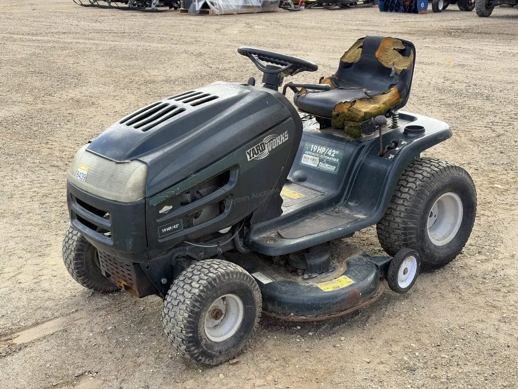 Yard Works Lawn Tractor 19 Hp - 42 Inch