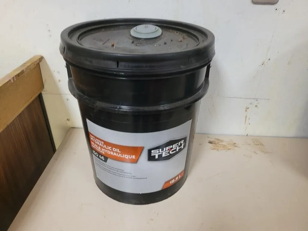 Super Tech Hydraulic Oil ISO46 , Appears to be