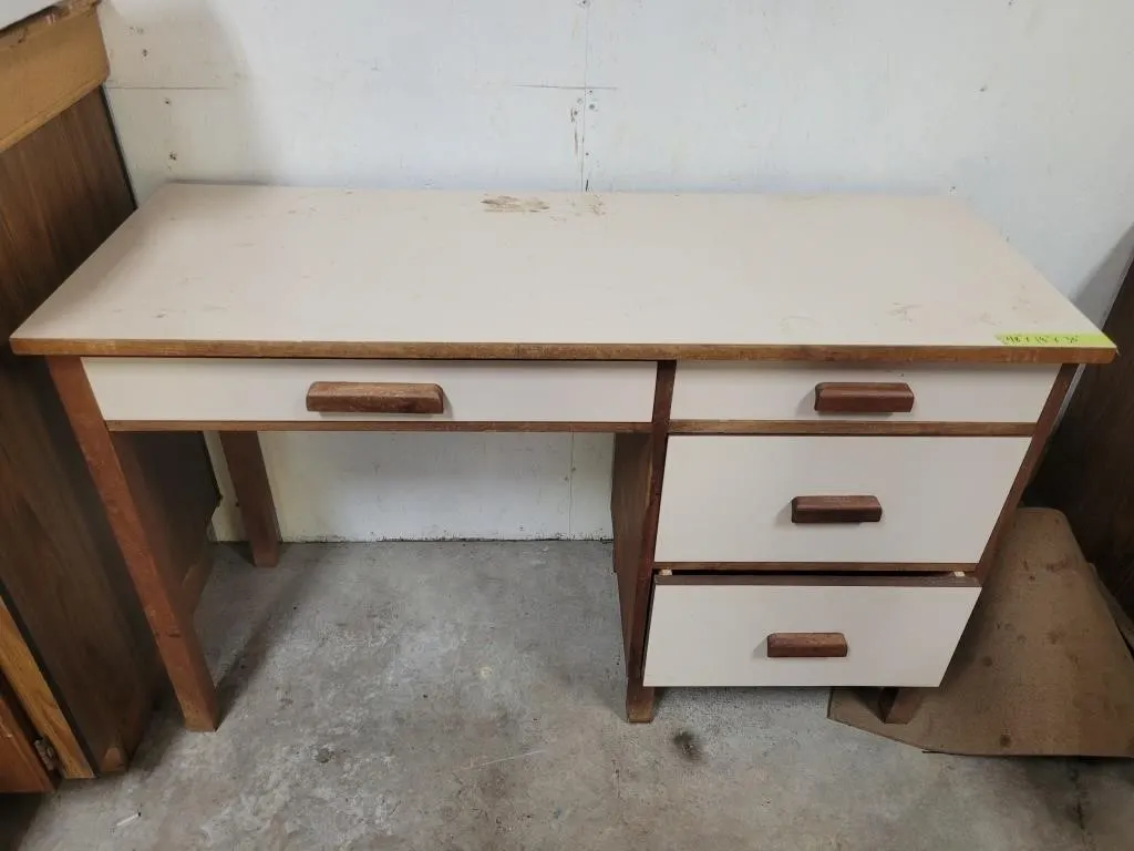 White Desk 48 x 18 x 30"
