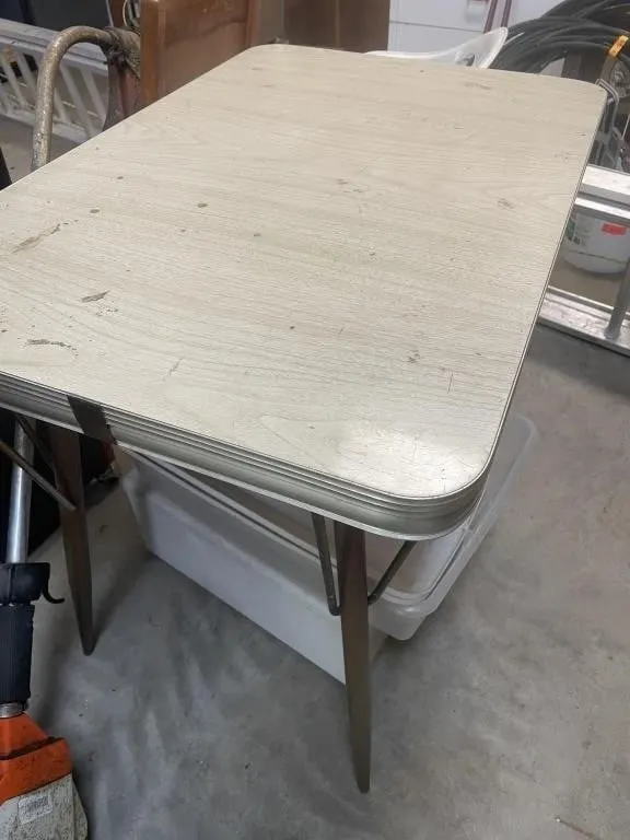 Vintage one-piece dinette table with laminate