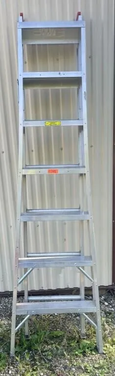 Medium duty Grade 2 multipurpose aluminum ladder.
