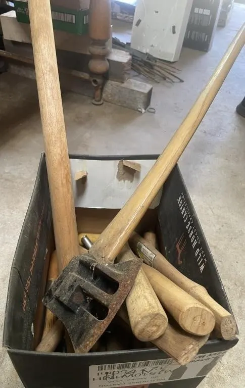 Vintage Chopper 1 mechanical splitting axe with a