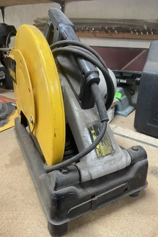 DeWalt 14� chop saw. 15A Works.