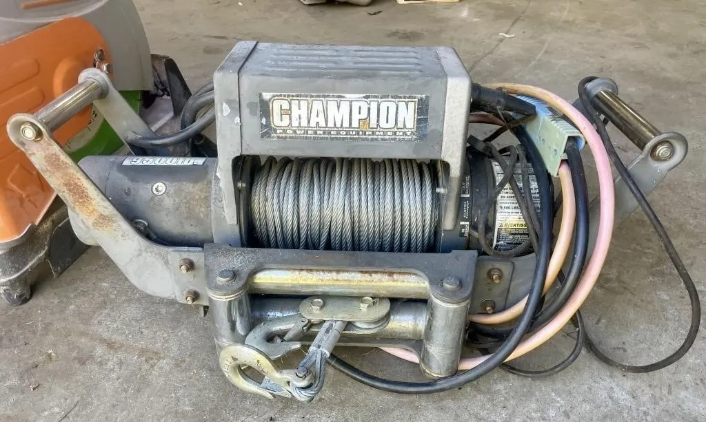 12V Champion Power Equipment 9,500-lb capacity