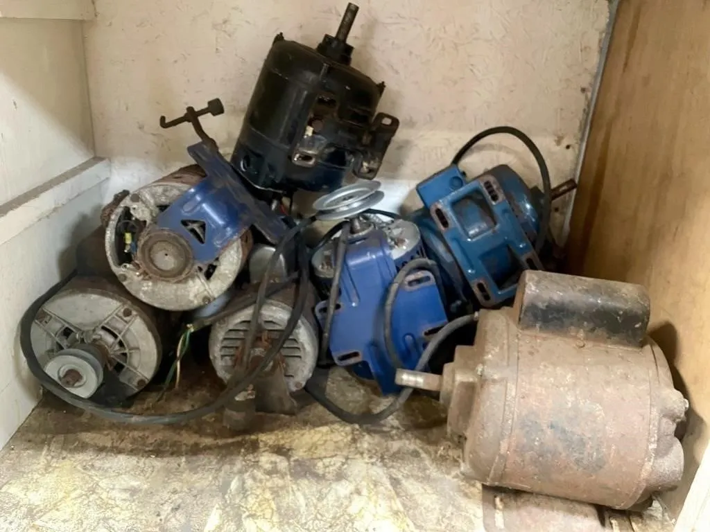 Eight electric motors. All turn freely.