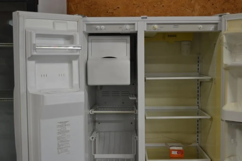 Frigidaire Gallery Fridge / Freezer 2 Door